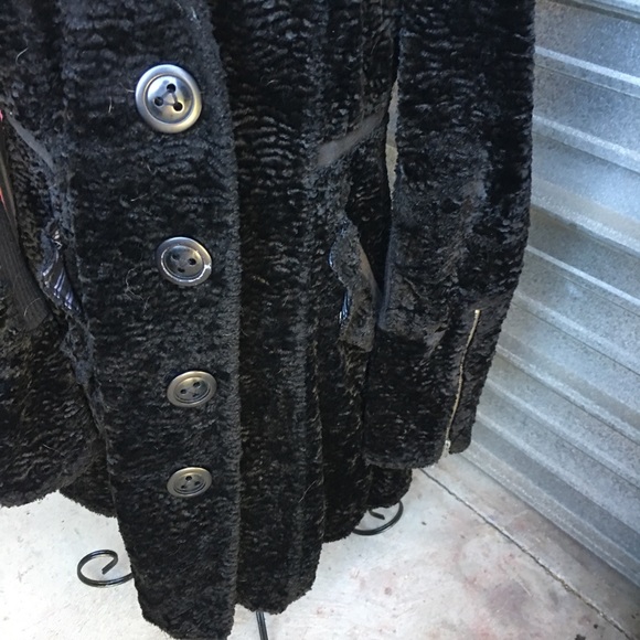 🔥NOT FOR SALE) FREE PEOPLE FAUX POODLE CUT COAT - Picture 3 of 6